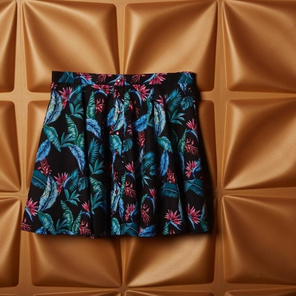 Dixxon Turks Tropical Pleated Skater Party Skirt - Picture 2 of 4